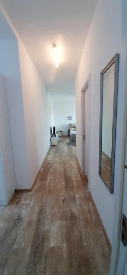 Apartament White Studio Piteszti Zewnętrze zdjęcie